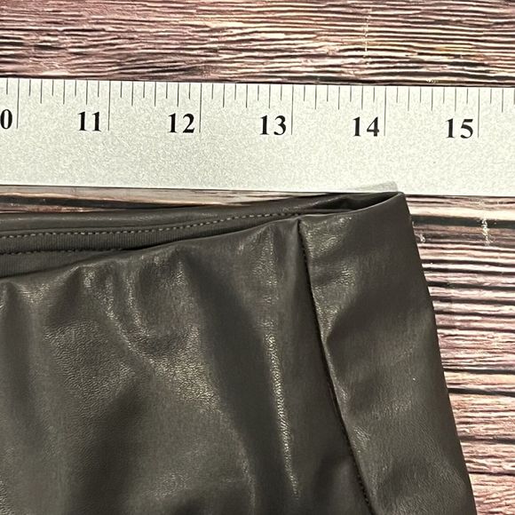 Women's Athleta All Over Gleam Tight Arbor Olive Faux Leather Size Medium 356179 - Picture 10 of 15